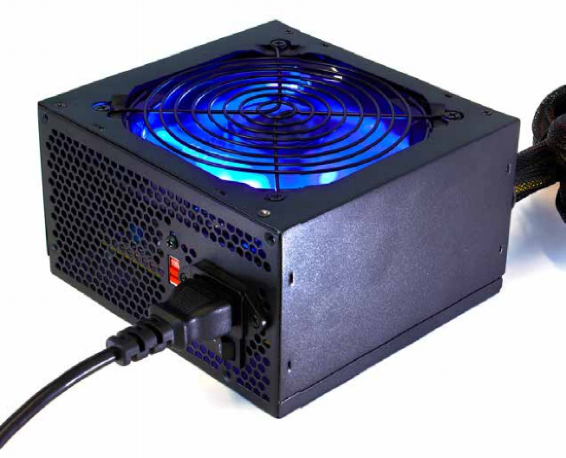 Fuente de Poder VORAGO PSU-200 – 12 V, Negro, 600 W